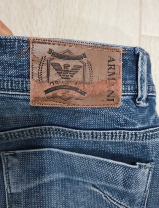 Vaquero roto Armani