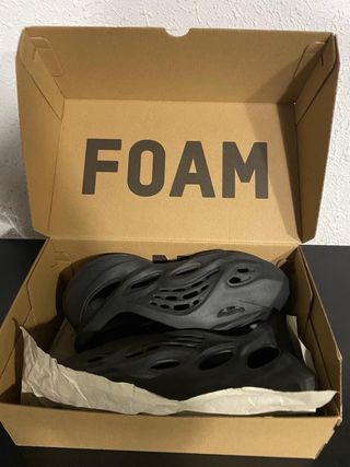 Yeezy Foam ONYX (42)