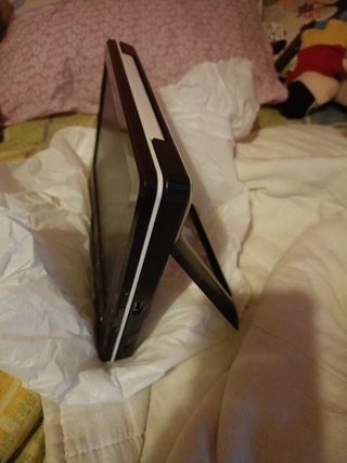 Pantalla televisión portátil.