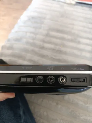 Pantalla televisión portátil.