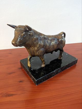 Escultura toro de Lidia