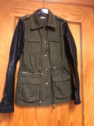 chaqueta tipo parca