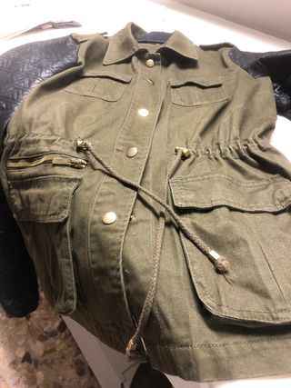 chaqueta tipo parca