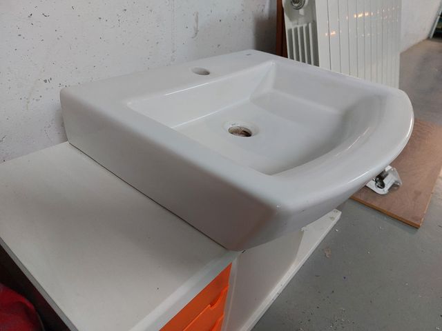 Moble de bany i pica