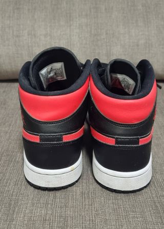 NIKE air jordan 1 mid siren red