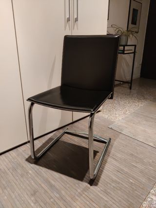 3 sedie moderne pelle e metallo