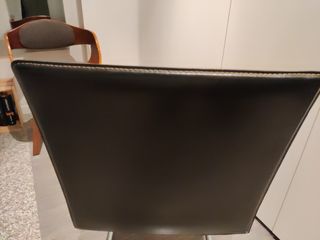 3 sedie moderne pelle e metallo