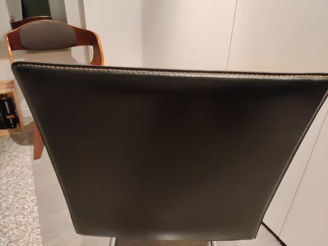 3 sedie moderne pelle e metallo