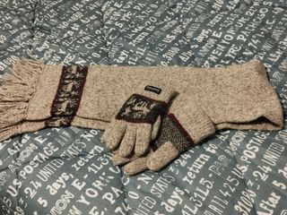 Bufanda y guantes 