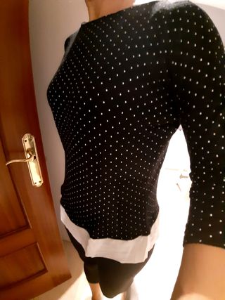 CAMISETA TOPOS BAJO CAMISA