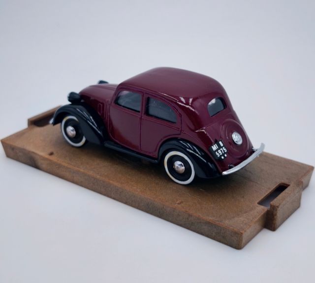 FIAT 508C BERLINA 1100 1937 1/43 BRUMM R31