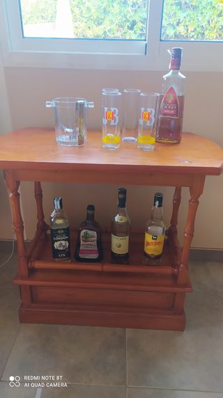 TAVOLO DA BAR, TV, SALA VINTAGE