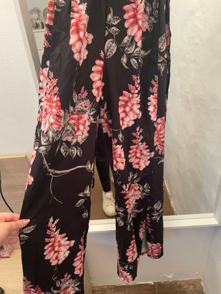 Mono largo con estampado de flores