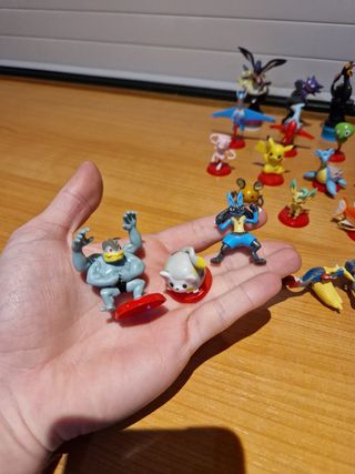Figuras pokemon FURUTA choco egg y chess gashapon