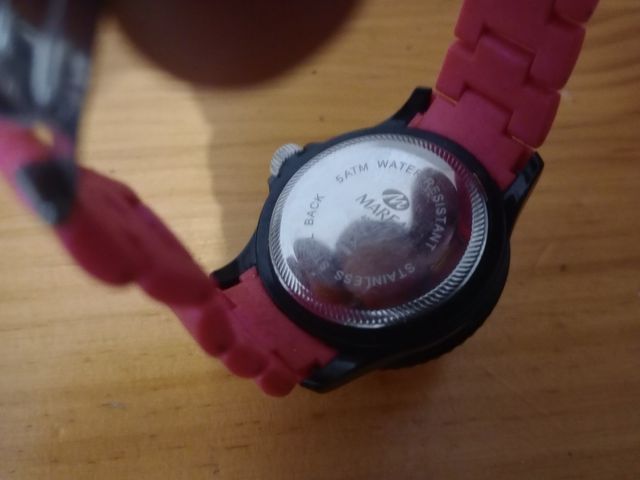 Reloj marca MAREA rosa y negro