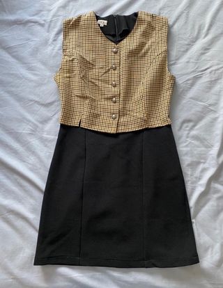 Vestido negro de mujer