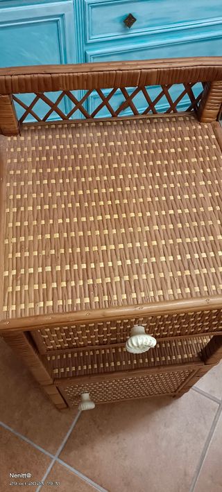 Mesa vintage mimbre.