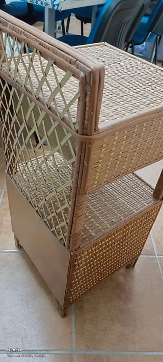 Mesa vintage mimbre.