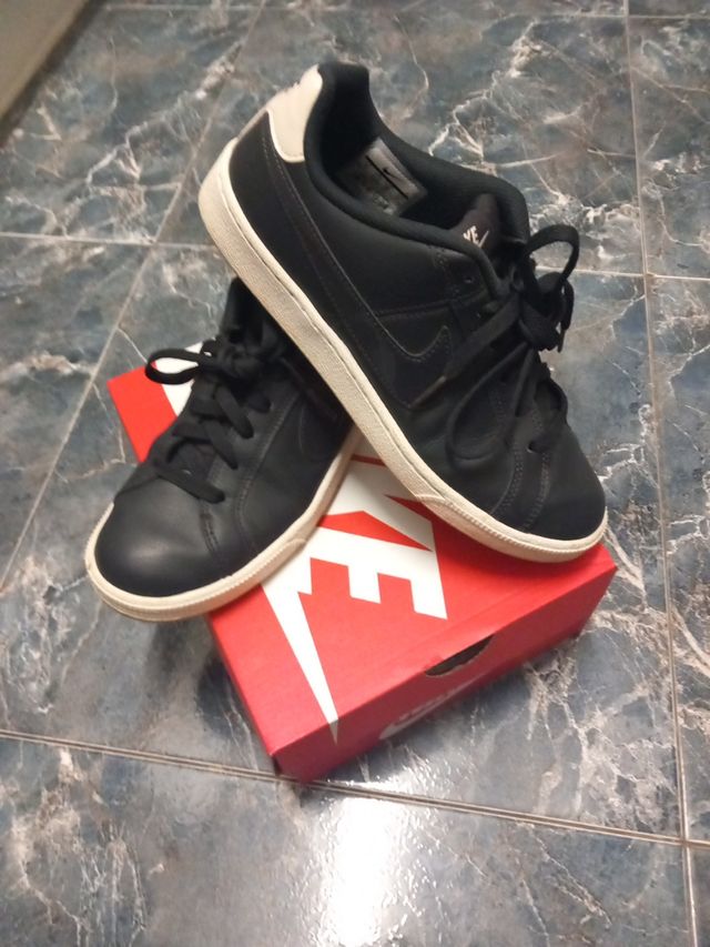 Nike court royale 39