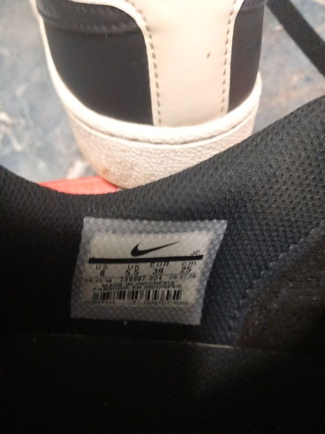 Nike court royale 39