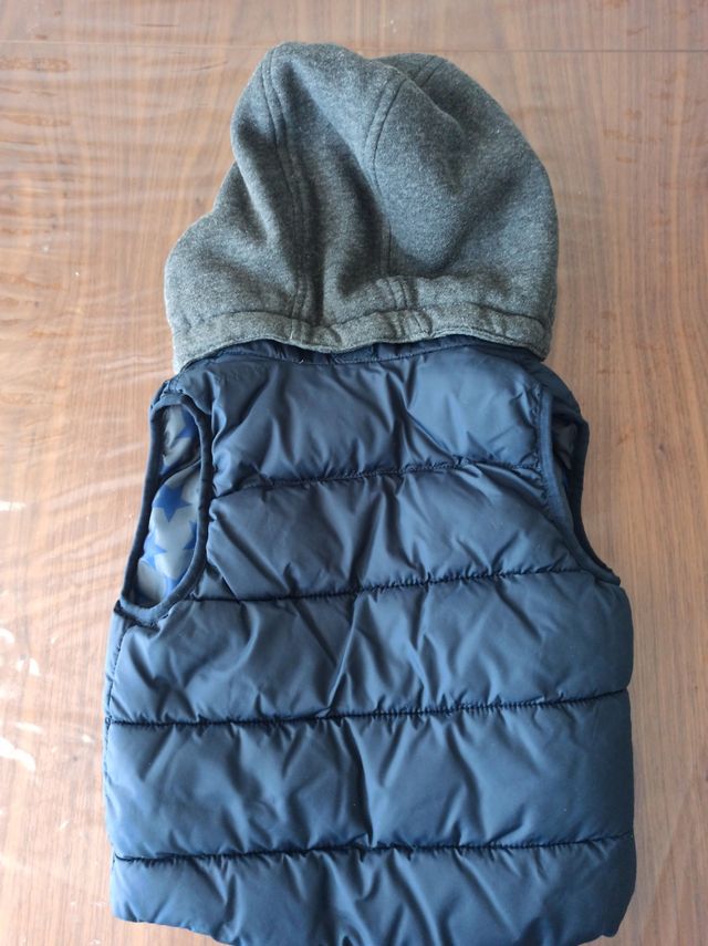 Chaleco HM azul marino 18-24 m