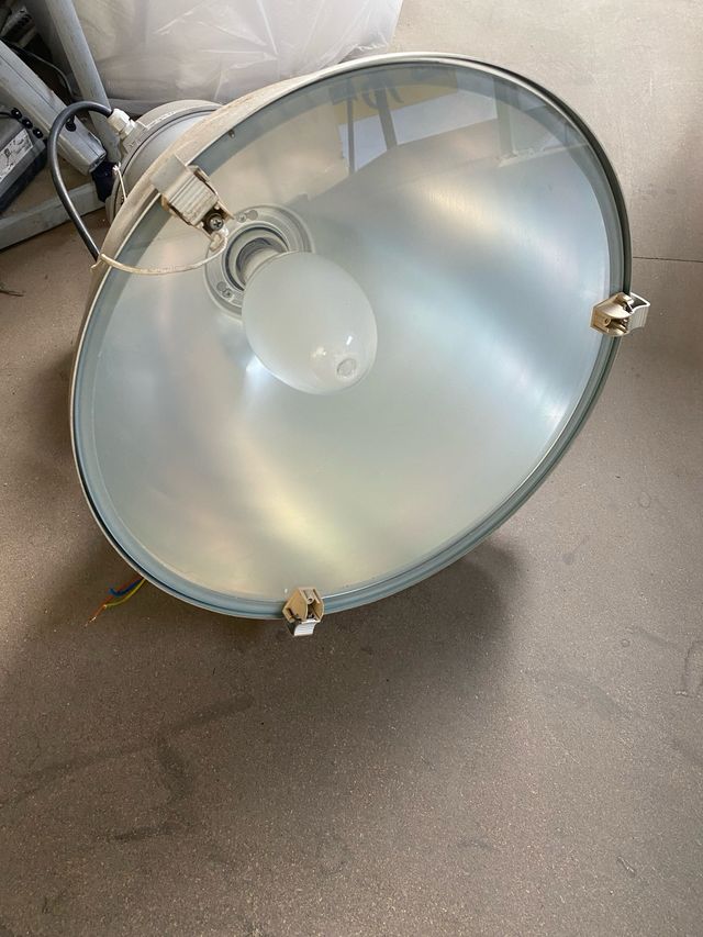 Focos nave industrial