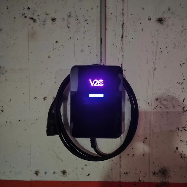 Instalador cargador de coche eléctrico 