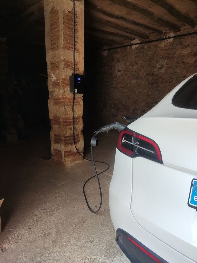 Instalador cargador de coche eléctrico 