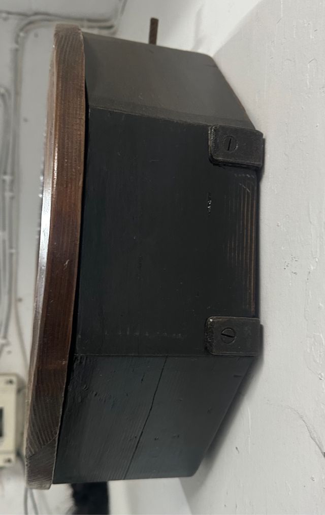 Reloj de pared en madera