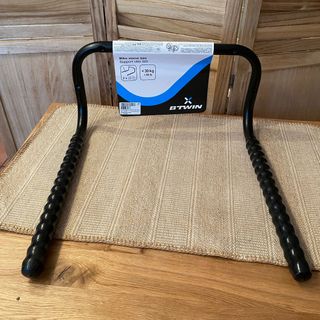 Soporte pared para dos bicicletas.