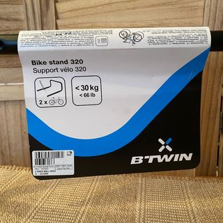 Soporte pared para dos bicicletas.