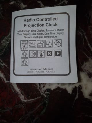 Reloj proyector radio- controlado