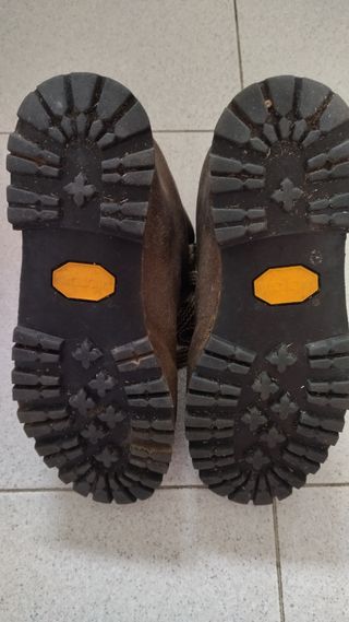 Bota Cleta con suela vibram y thinsulate