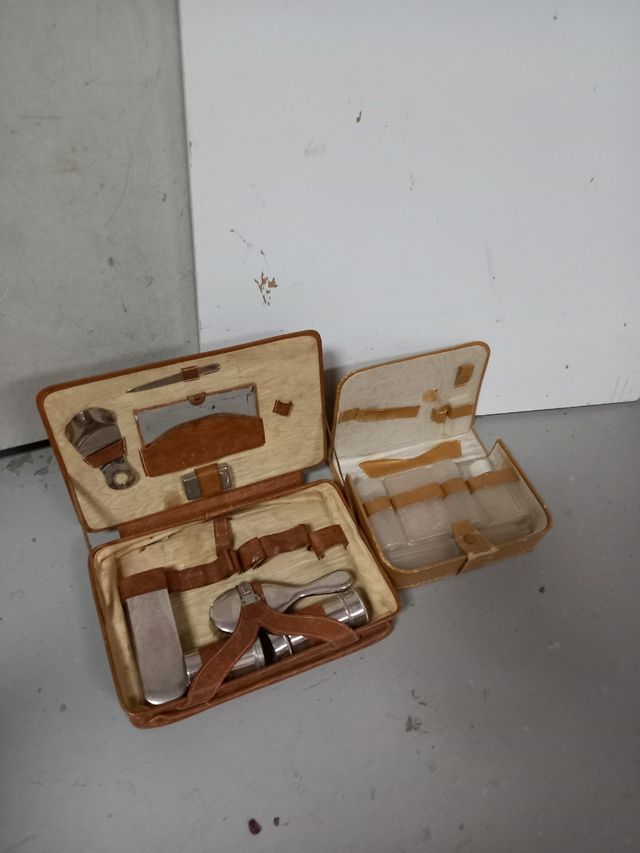 Coppia di borse da toilette antiche