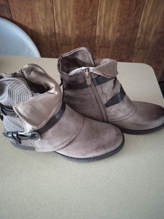 Vendo botines de mujer ,a estrenar 