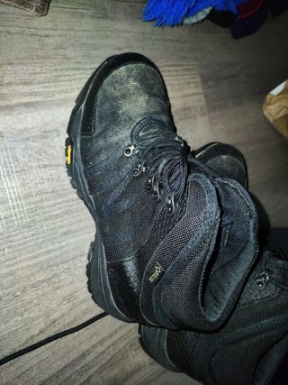 Botas