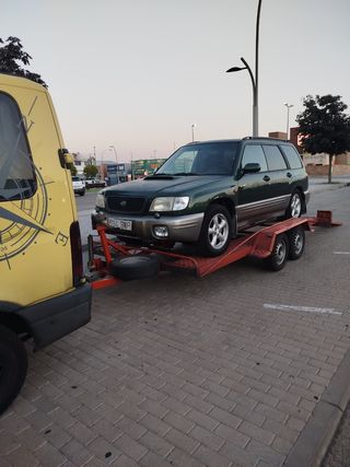 Grua coche, vehiculos clásicos, buggy,. plataforma