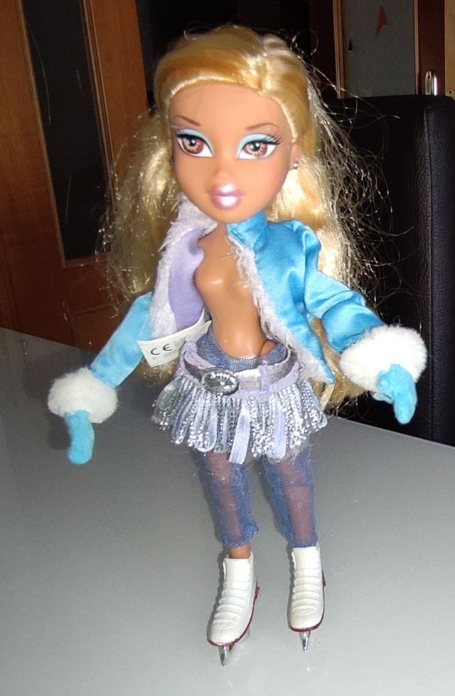 BRATZ PATINADORA SOBRE HIELO