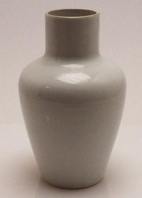 JARRA vintage- cerâmica branca de formato bojudo