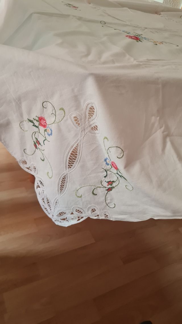 Mantelería bordada