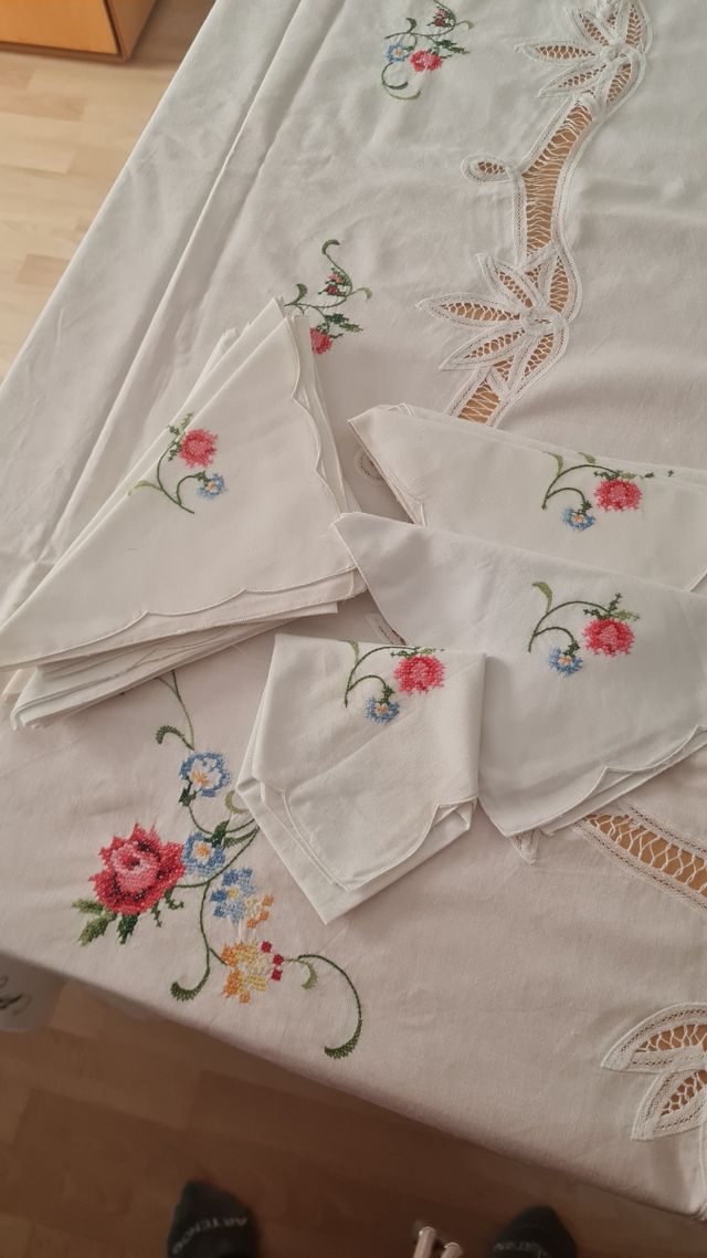 Mantelería bordada