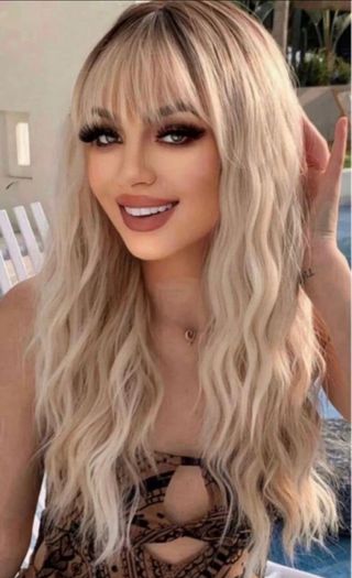 Peluca rubia super larga con raiz oscura