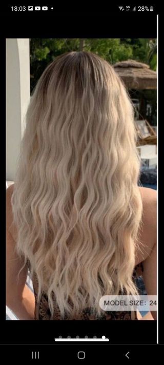 Peluca rubia super larga con raiz oscura