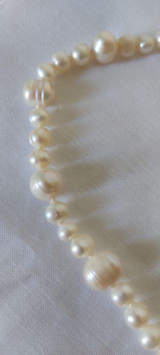 Collar de perlas y colgante nacar. N118