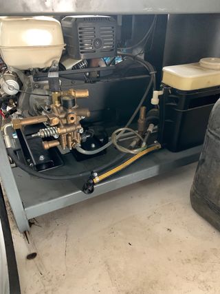 Hidrolimpiadora Karcher agua caliente profesional