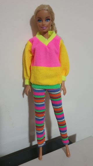 BARBIE CONJUNTO INVIERNO COLORES 