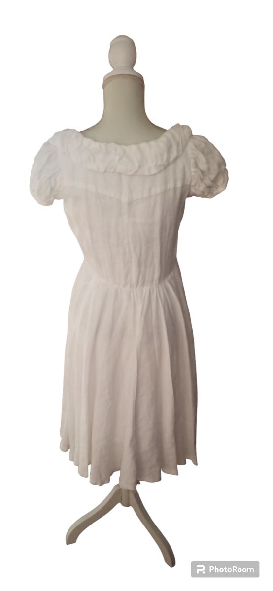 Vestido midi falda vuelo blanco de Zara