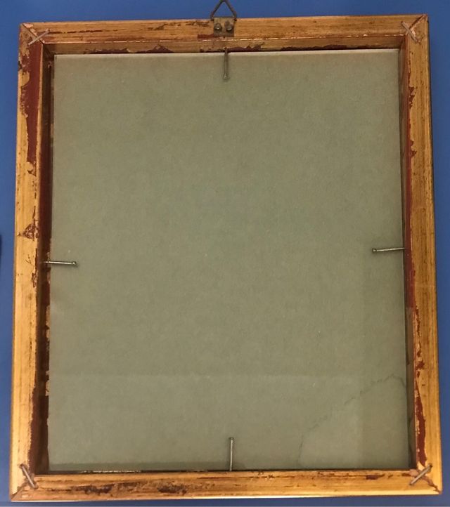 Cornice con carta da papiro