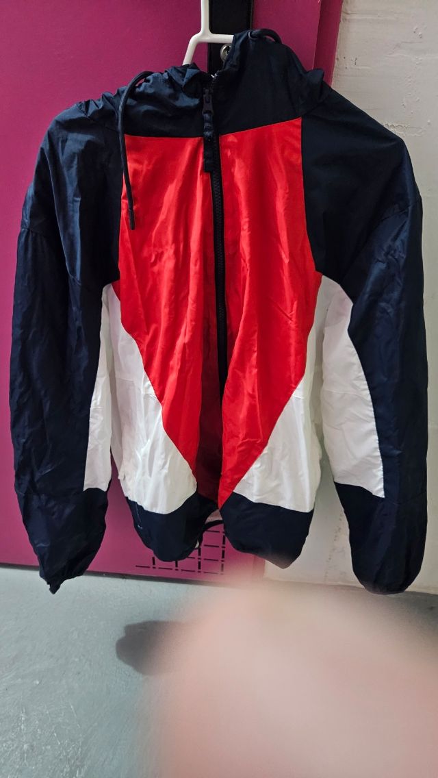 Impermeabile con cappuccio e traspirante