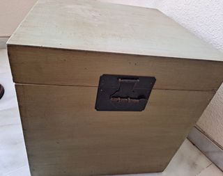 Baúl arcón-mesa auxiliar de madera